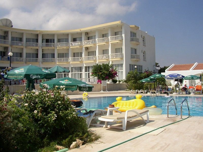 Sempati Hotel Lapithos  Bagian luar foto