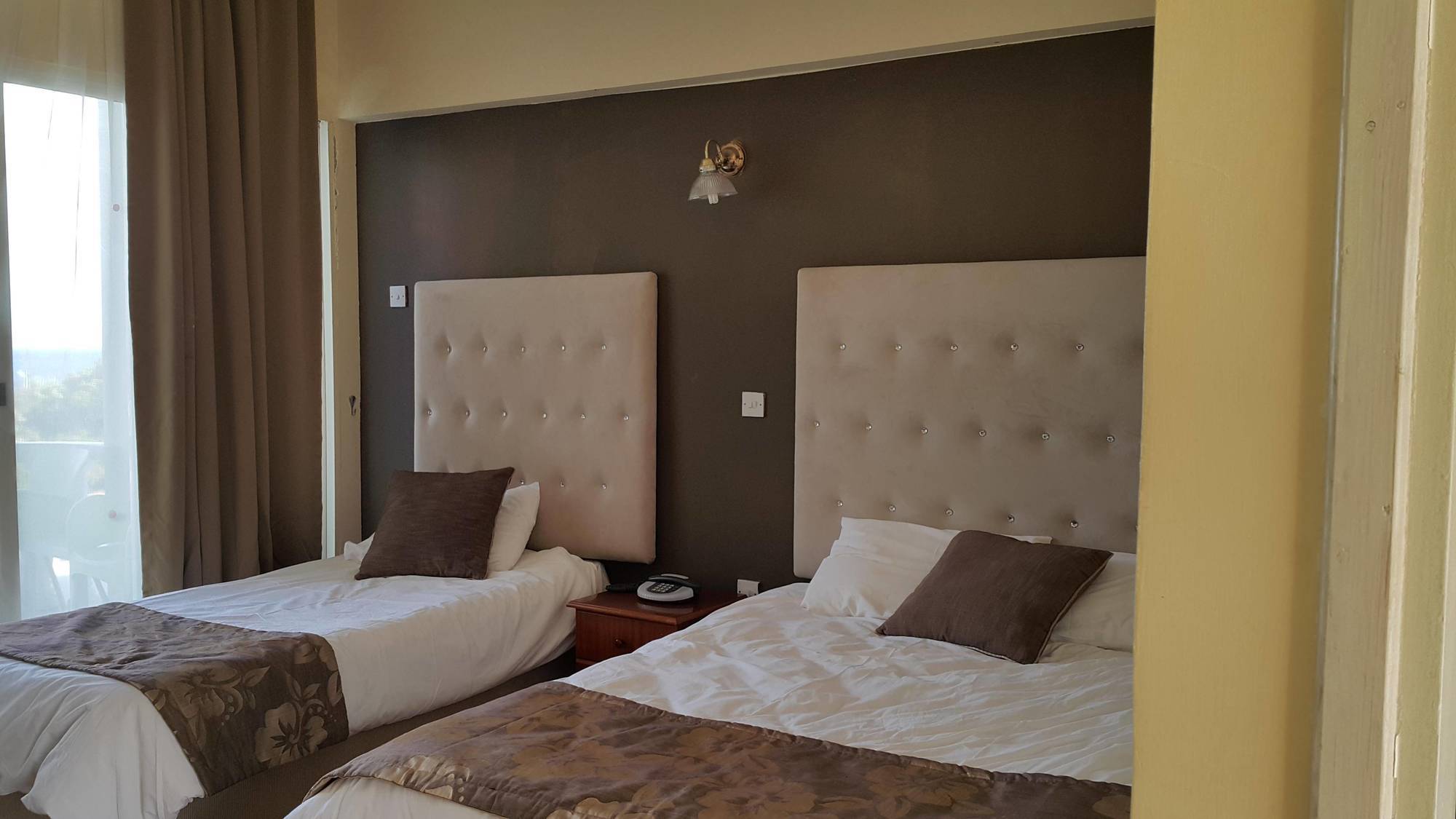 Sempati Hotel Lapithos  Bagian luar foto